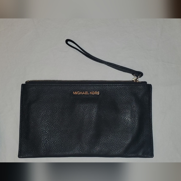 Michael Kors Bedford Tassle Bag Black Pebbled Leather with Matching Wristlet - Picture 3 of 11